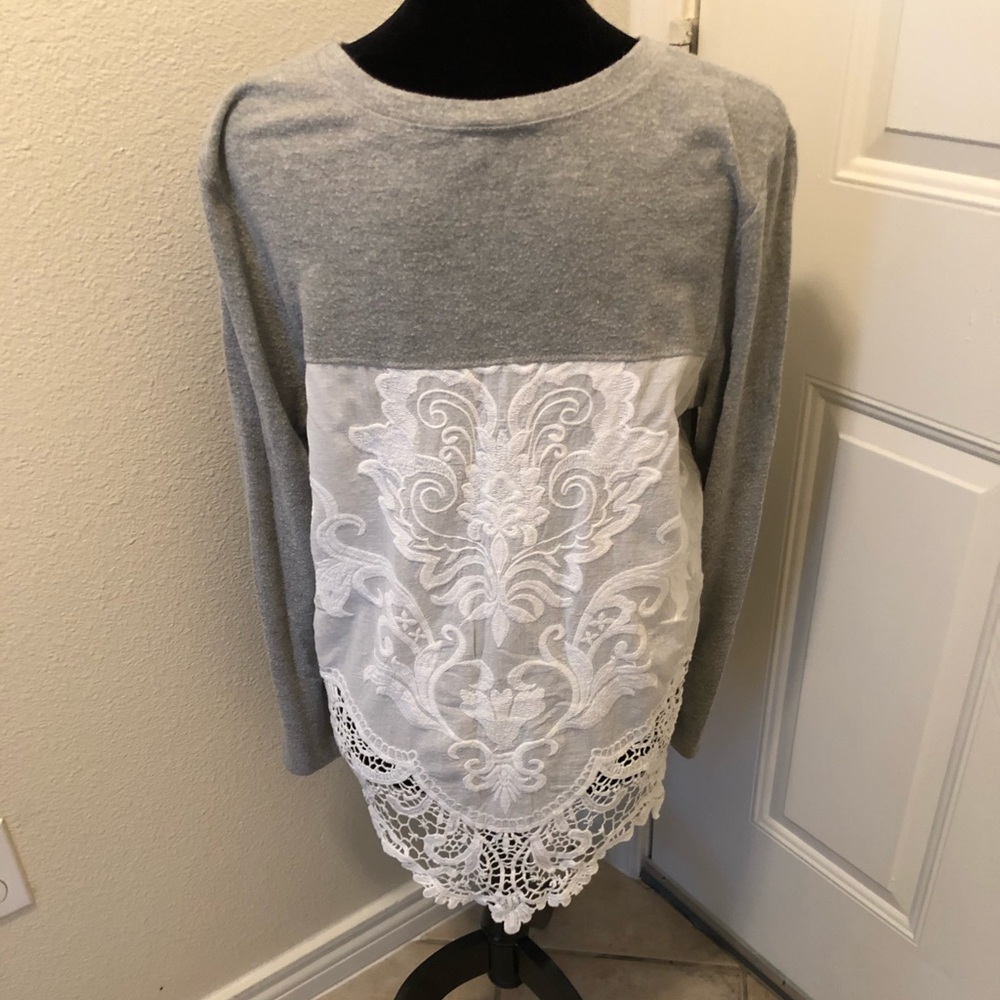 High-low Sweater with embroidered back